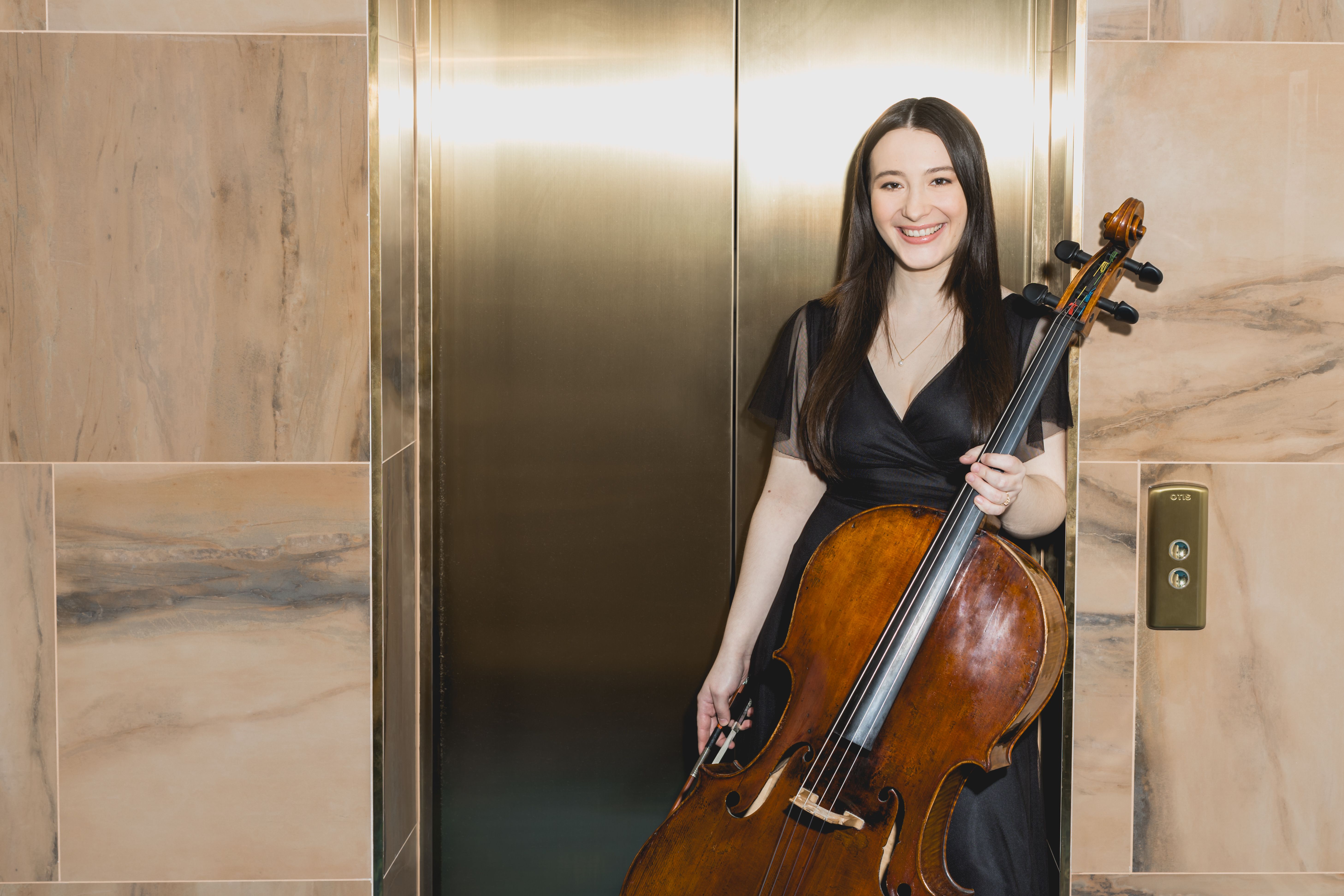 Portrait of the cellist on stage